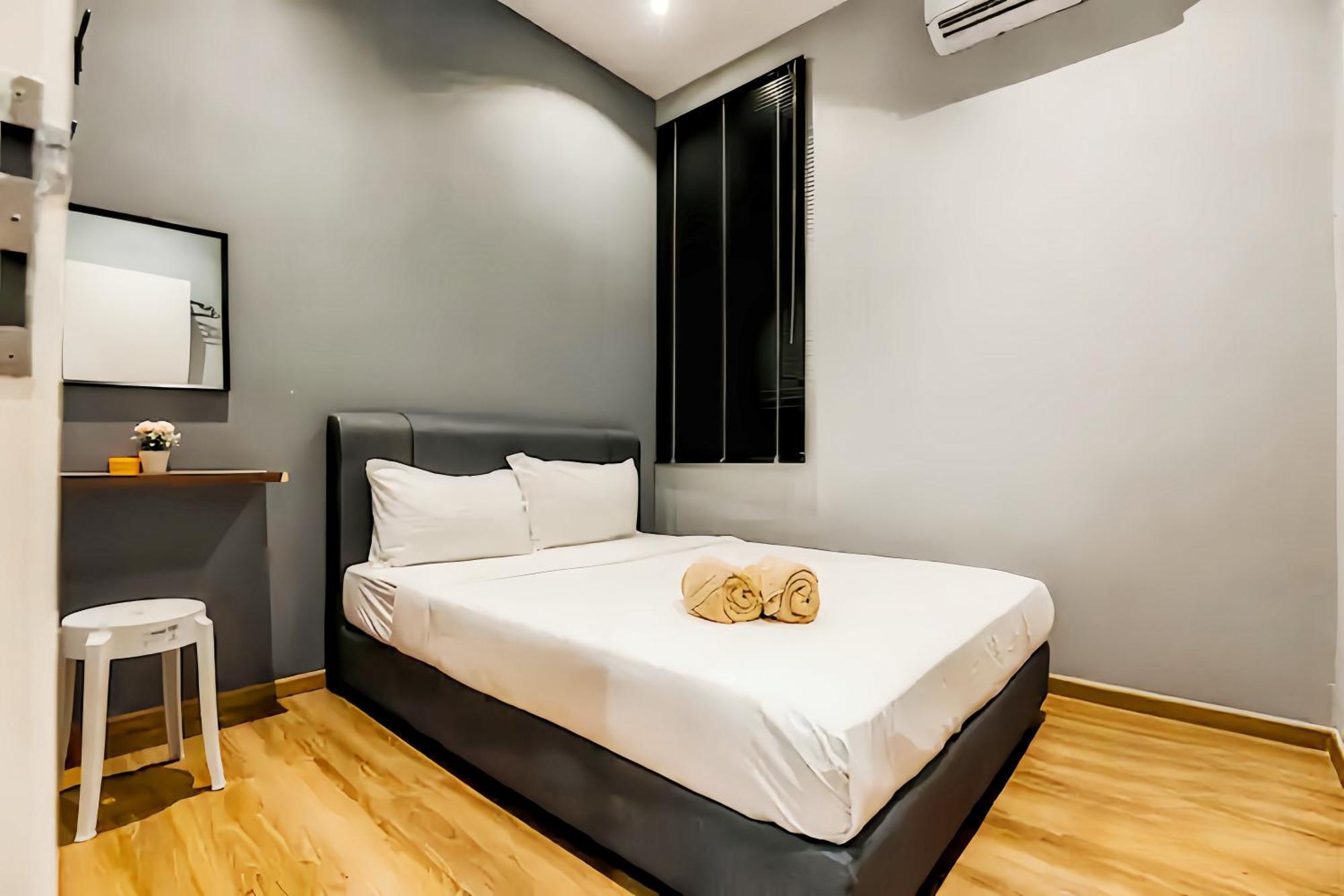 The Cove Hillside Apartment